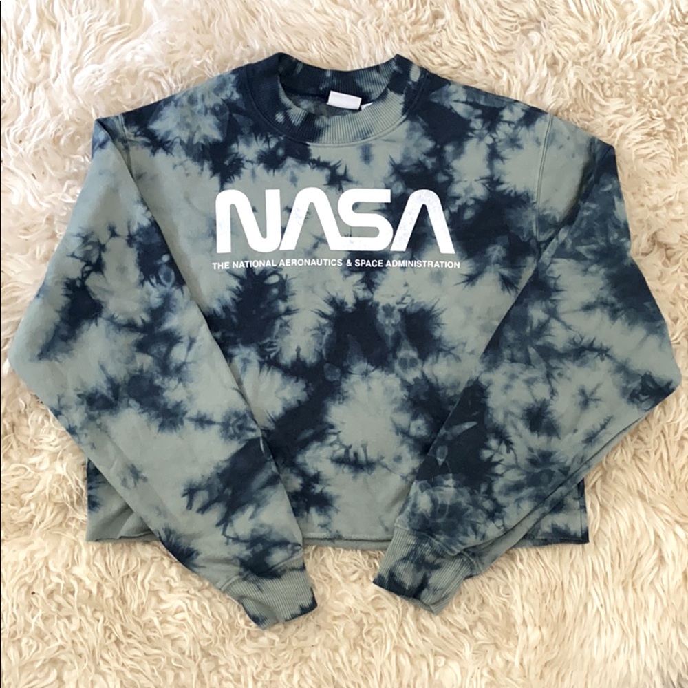 Cropped Tye Dye NASA Sweatshirt